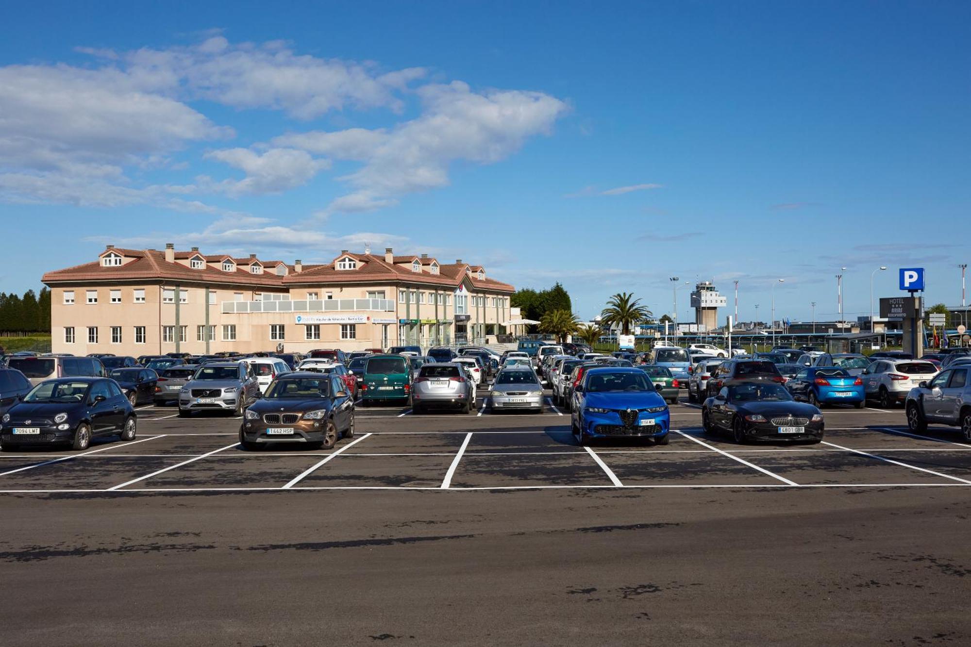 Hotel Arias Aeropuerto Santiago Del Monte Zewnętrze zdjęcie